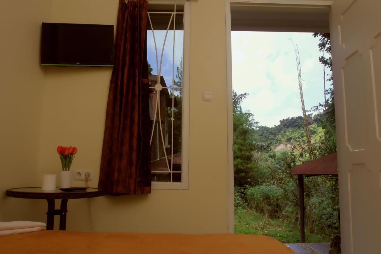 Bantal Guling Villa เล็มบัง ภายนอก รูปภาพ
