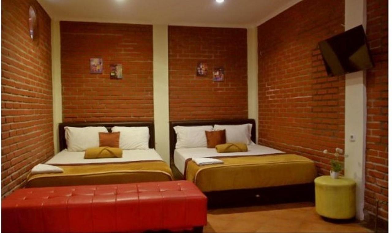 Bantal Guling Villa เล็มบัง ภายนอก รูปภาพ