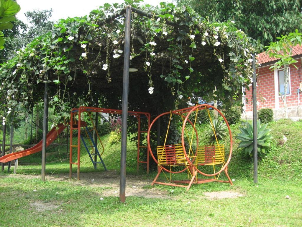 Bantal Guling Villa เล็มบัง ภายนอก รูปภาพ