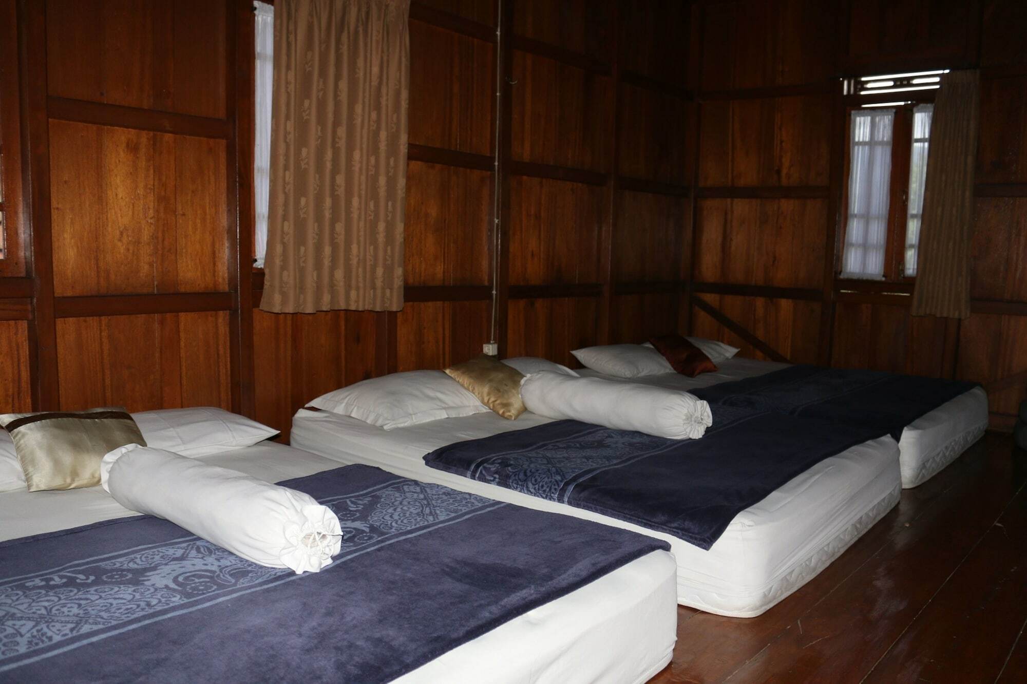 Bantal Guling Villa เล็มบัง ภายนอก รูปภาพ